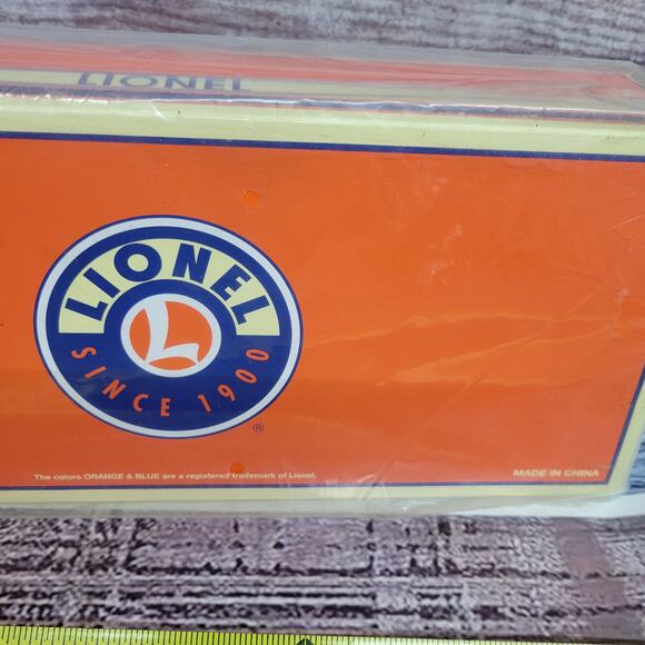 LIONEL JIMMIE JOHNSON FLATCAR WITH STOCK CAR Lowe's  #6-26351  O GAUGE NIB - Picture 10 of 10